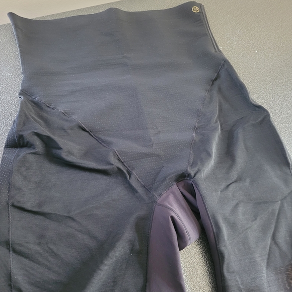 Shapellx Booty Shorts - Picture 4 of 6